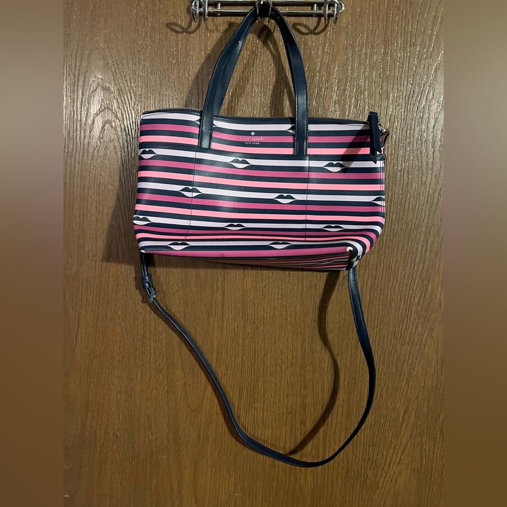 Kate Spade lips purse